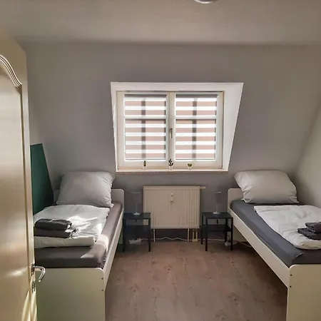 Ferienwohnungen Fusslaeufig Zur Stadt, Smart-Tv, Wlan & Platz Fuer Paare & Gruppen Magdeburg Exterior photo