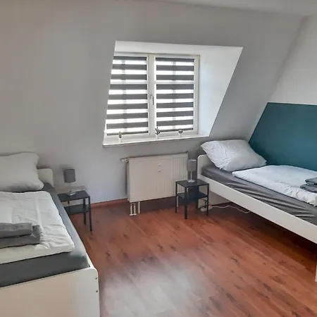 Ferienwohnungen Fusslaeufig Zur Stadt, Smart-Tv, Wlan & Platz Fuer Paare & Gruppen Magdeburg Exterior photo
