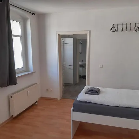 Ferienwohnungen Fusslaeufig Zur Stadt, Smart-Tv, Wlan & Platz Fuer Paare & Gruppen Magdeburg Exterior photo