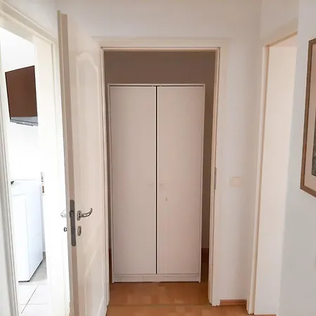 Ferienwohnungen Fusslaeufig Zur Stadt, Smart-Tv, Wlan & Platz Fuer Paare & Gruppen Magdeburg Exterior photo