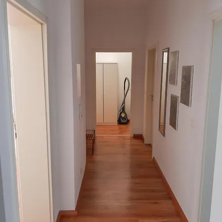 Ferienwohnungen Fusslaeufig Zur Stadt, Smart-Tv, Wlan & Platz Fuer Paare & Gruppen Magdeburg Exterior photo