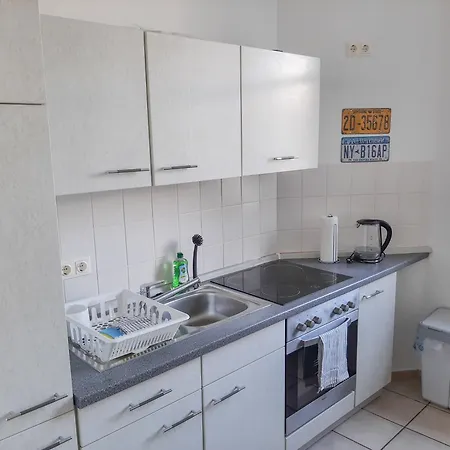 Ferienwohnungen Fusslaeufig Zur Stadt, Smart-Tv, Wlan & Platz Fuer Paare & Gruppen Magdeburg Exterior photo