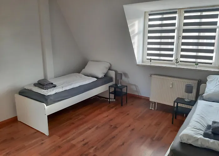 Ferienwohnungen Fusslaeufig Zur Stadt, Smart-Tv, Wlan & Platz Fuer Paare & Gruppen