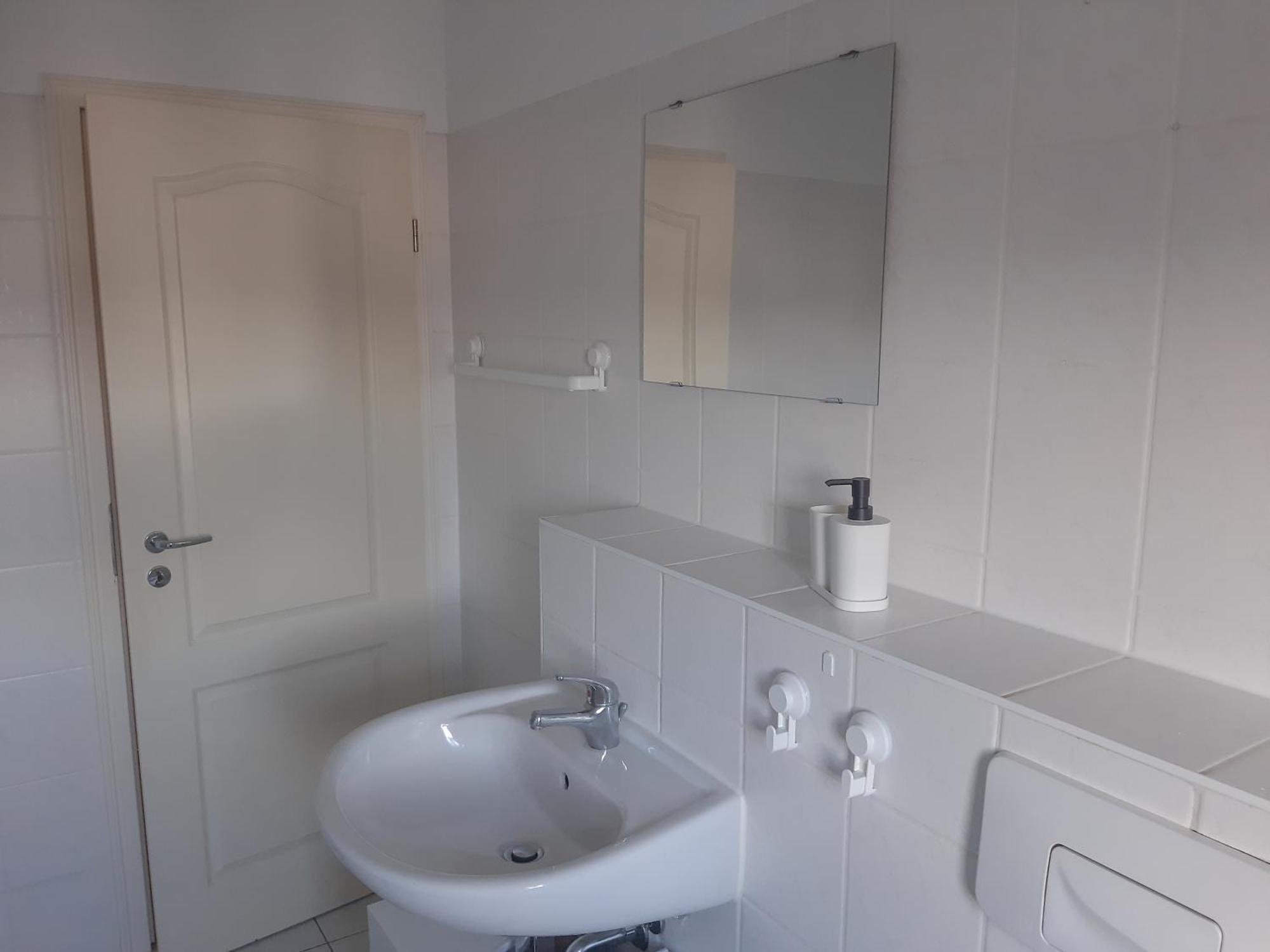 Apartment Fusslaeufig Zur Stadt, Smart-tv, Wlan & Platz Fuer Paare & Gruppen *